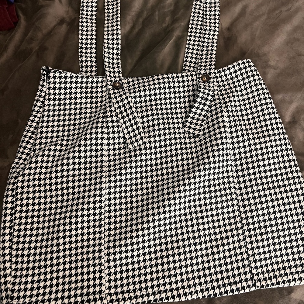 SHEIN Curve Black and White Houndstooth Skirt